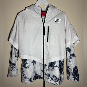 Nike International Rio De Janeiro White and Black Patterned Jacket Sz M